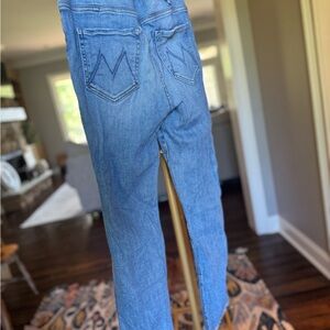 MOTHER hustler ankle fray size 28